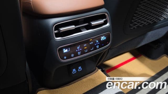 Genesis GV70 2024 — фото 19 из 20