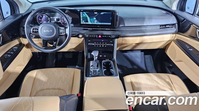 Kia Carnival 2023 — фото 7 из 20