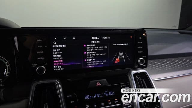 Kia Sorento 2023 — ფოტო 16/20