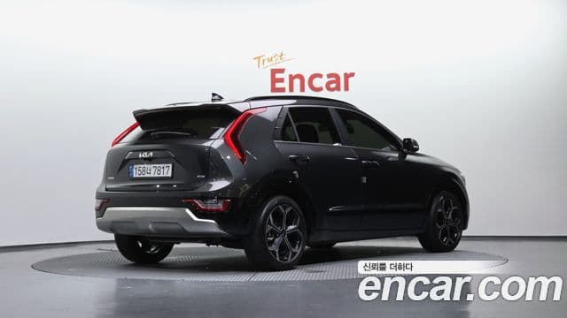 Kia Niro 2022 — фото 2 из 20