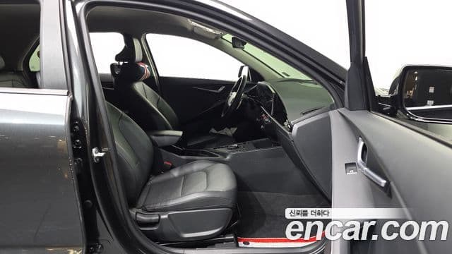 Kia Niro 2022 — фото 11 из 20