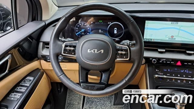 Kia Carnival 2022 — фото 13 из 20