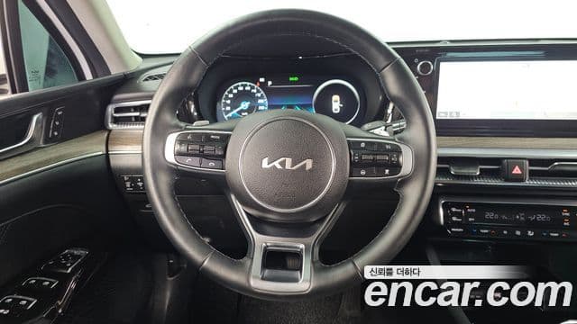 Kia K5 2023 — фото 13 из 20