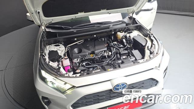 Toyota RAV4 2022 — фото 6 из 20