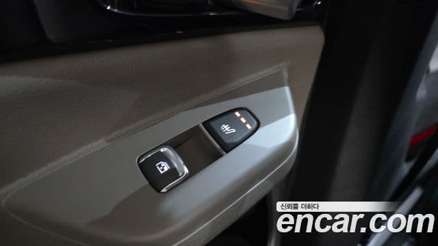 Kia Carnival 2025 — фото 18 из 20