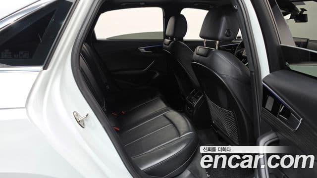 Audi A4 2023 — фото 11 из 20