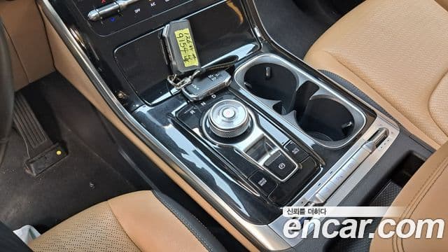 Kia Carnival 2022 — ფოტო 9/20