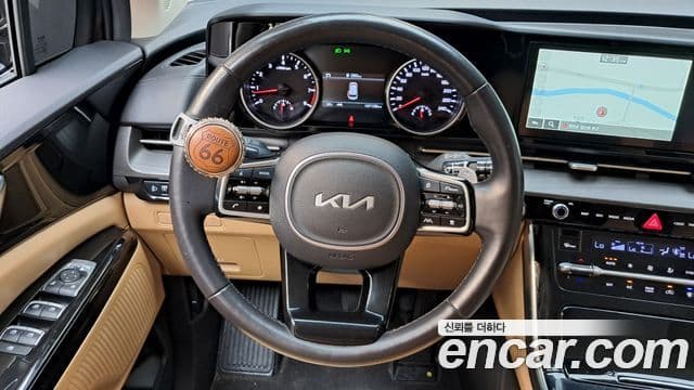 Kia Carnival 2022 — ფოტო 13/20