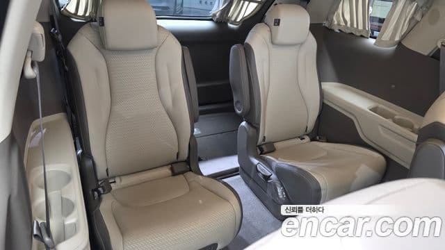 Kia Carnival 2021 — Фото 13/20
