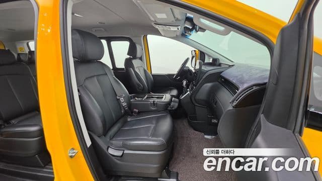 Hyundai Staria 2023 — Şəkil 10/20