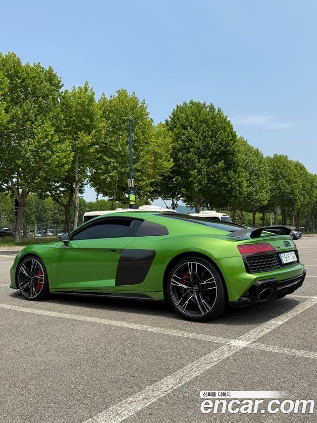 Audi R8 2021 — Photo 3/20