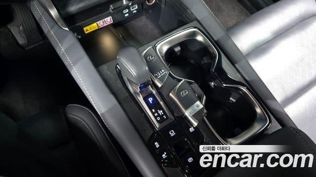 Lexus RX350h 2023 — фото 9 из 20