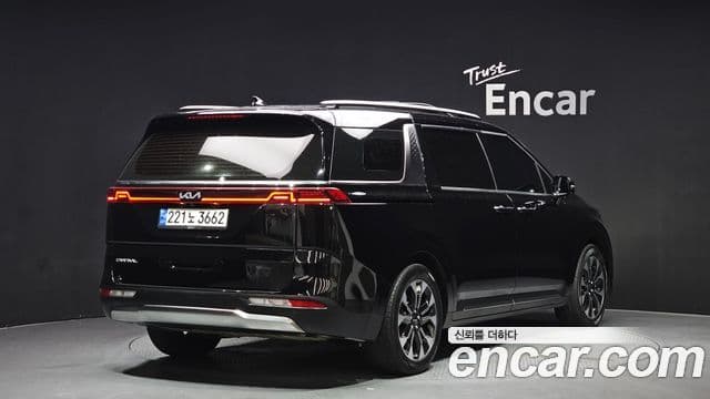 Kia Carnival 2023 — фото 2 из 20
