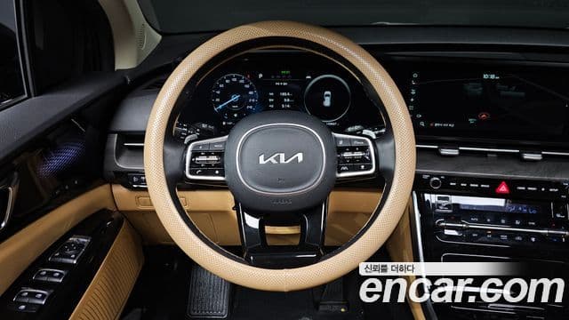 Kia Carnival 2023 — ფოტო 13/20