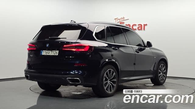 BMW X5 2021 — фото 2 из 20