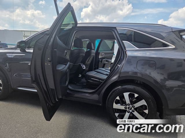 Kia Sorento 2021 — фото 11 из 20