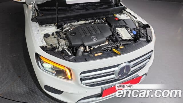 Mercedes-Benz GLB-Class 2021 — ფოტო 6/20