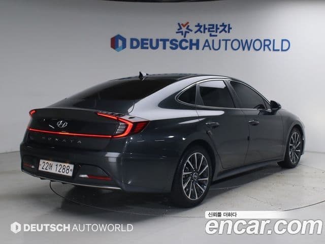 Hyundai Sonata 2019 — Фото 1/20