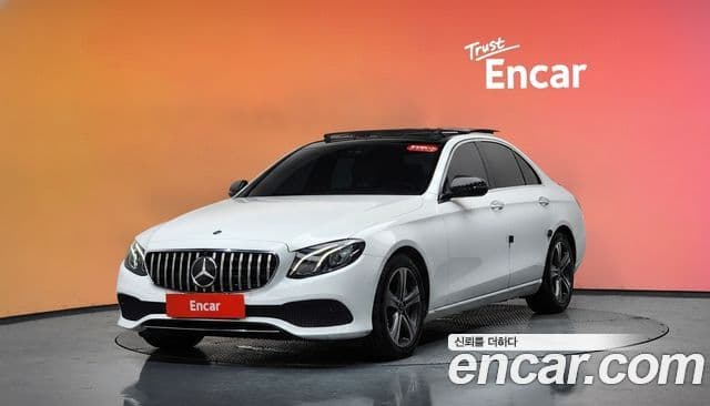 Mercedes-Benz E-Class 2018 — Фото 1/20