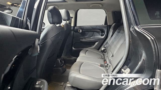 Mini Cooper Countryman 2023 — фото 12 из 20