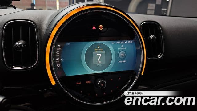 Mini Cooper Countryman 2023 — фото 16 из 20