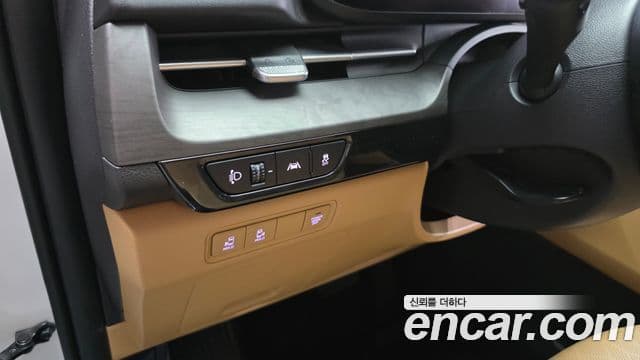Kia Carnival 2023 — ფოტო 13/20