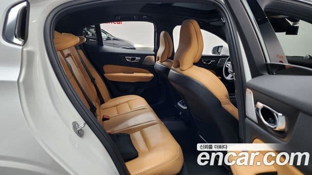 Volvo S60 2023 — фото 11 из 20