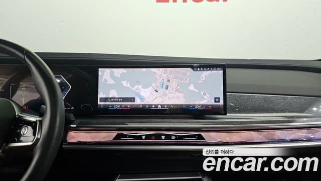 BMW 7 Series 2023 — фото 13 из 20