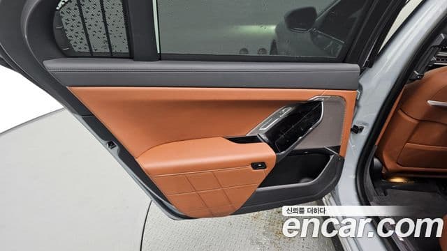 BMW 7 Series 2023 — Photo 30/31