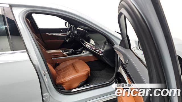 BMW 7 Series 2023 — Photo 26/31