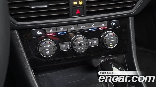 Volkswagen Jetta 2023 — Şəkil 18/20