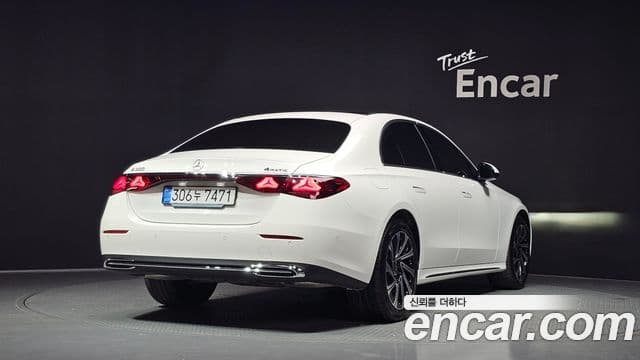 Mercedes-Benz E-Class 2025 — ფოტო 2/20