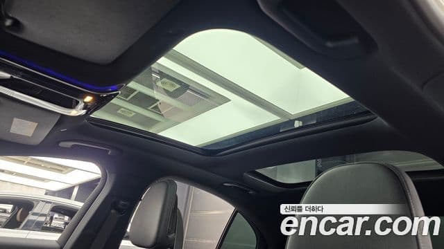 Mercedes-Benz E-Class 2025 — ფოტო 18/20