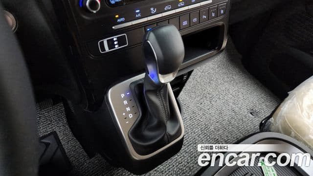 Hyundai Staria 2026 — фото 9 из 20