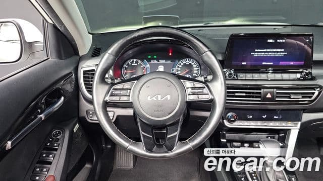 Kia Seltos 2022 — фото 12 из 20