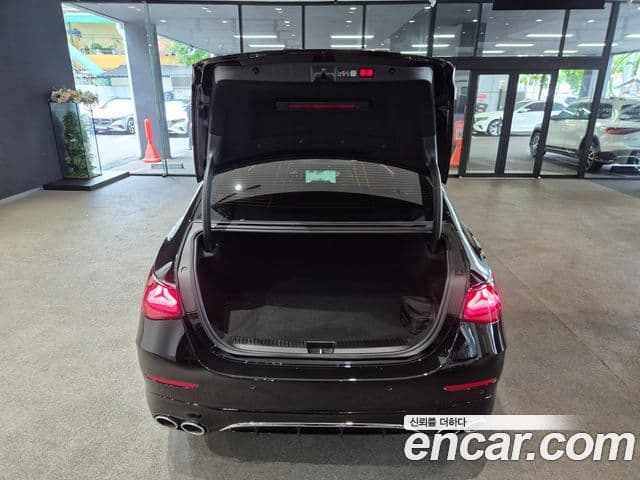 Mercedes-Benz E-Class 2025 — фото 19 из 20