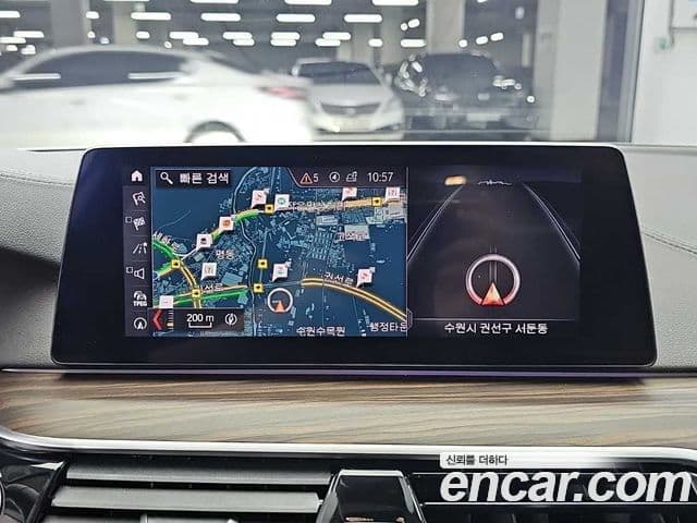 BMW 5 Series 2019 — фото 15 из 19