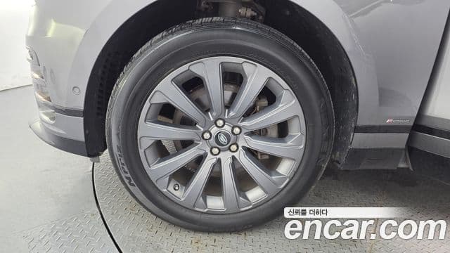 Land Rover Range Rover Velar 2018 — фото 5 из 20
