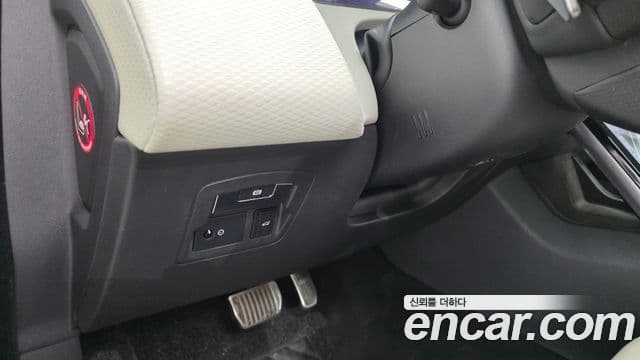 Land Rover Range Rover Velar 2018 — фото 20 из 20