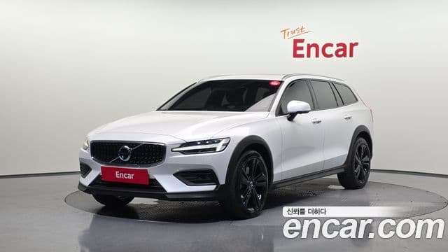 Volvo V60 Cross Country 2020 — ფოტო 1/20