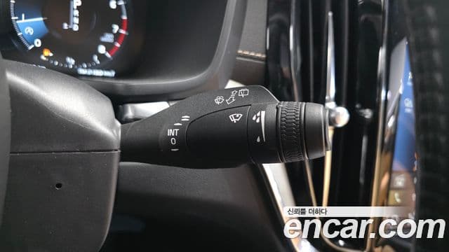 Volvo V60 Cross Country 2020 — Photo 19/45