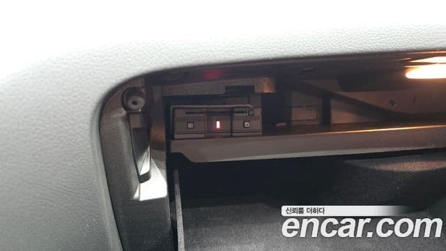 Mercedes-Benz GLC-Class 2023 — Photo 18/33