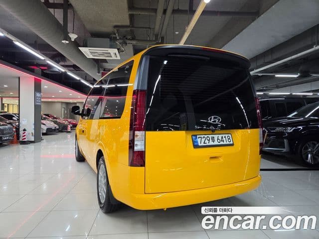 Hyundai Staria 2022 — Фото 2/12