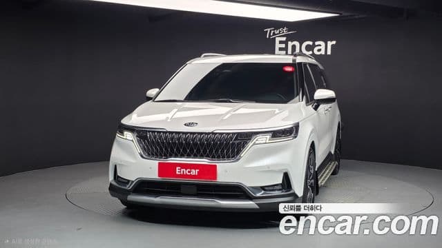Kia Carnival 2021 — фото 3 из 20