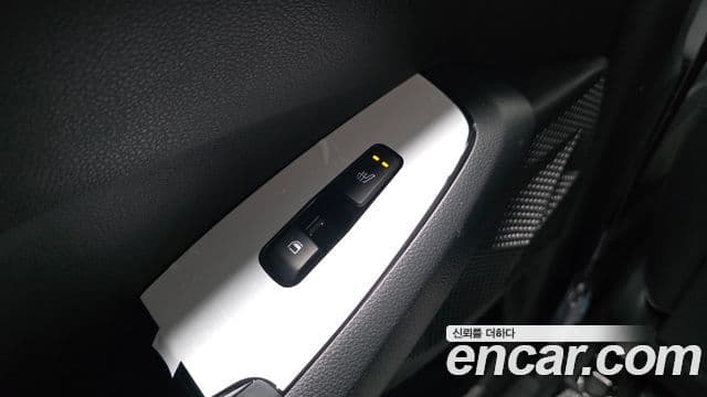 Kia Seltos 2025 — фото 18 из 20
