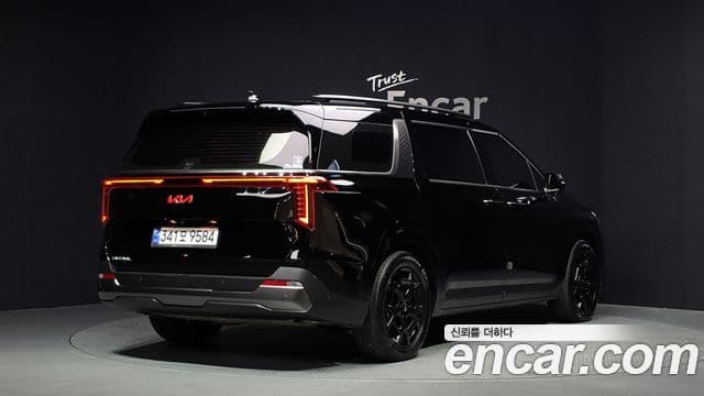 Kia Carnival 2024 — Şəkil 2/20