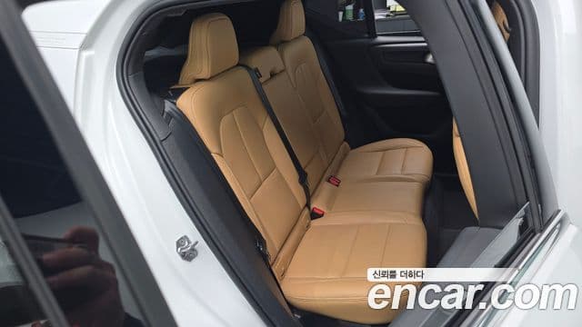 Volvo XC40 2020 — ფოტო 11/20