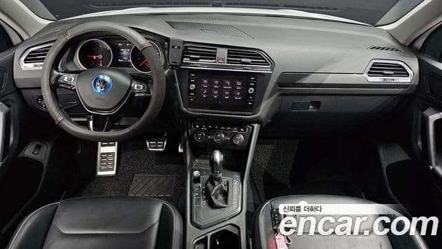 Volkswagen Tiguan 2018 — Şəkil 7/20
