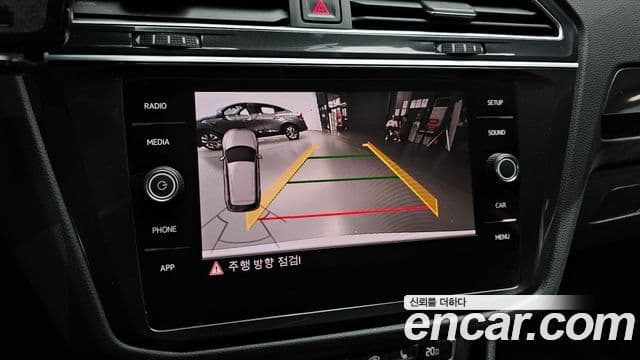 Volkswagen Tiguan 2018 — Şəkil 15/20