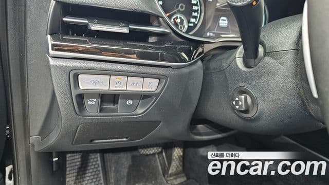 Genesis Electrified G80 2020 — фото 16 из 20